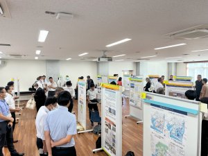 技術交流会（ポスターセッション）の模様